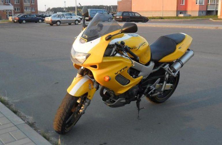 Honda-VTR-Firestorm-image1-1